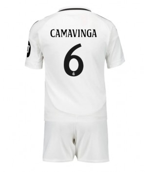 Billiga Real Madrid Eduardo Camavinga #6 Hemmatröja Barn 2024-25 Kortärmad (+ Korta byxor)